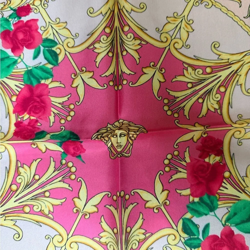 NEW IN BOX ✨ VERSACE SILK TWILL Medusa Hot Pink Roses & Gold Large Scarf